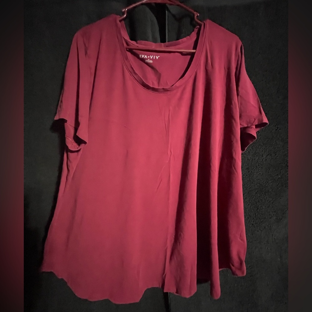 Ava & Viv Women's Burgundy Short Sleeve Tee